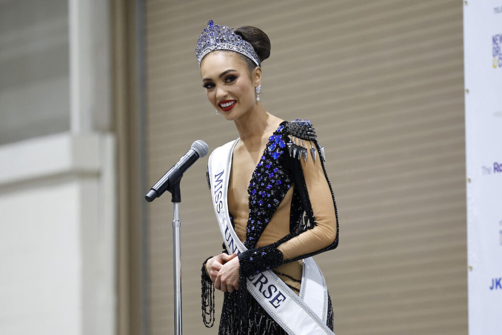 R'Bonney Gabriel, Miss Universo 2023, è la donna più bella del pianeta.