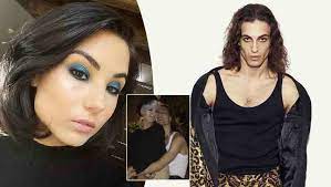 Giorgia Soleri ammette: "Devo farmi manipolare l'interno della vagina"