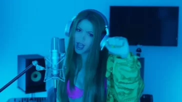 La fidanzata di Piqué replica al brano di Shakira
