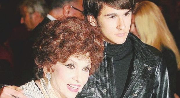 
Il nipote di Gina Lollobrigida, Dimitri, commosso in tv: "Eravamo lontani, ora posso chiamarla nonna"