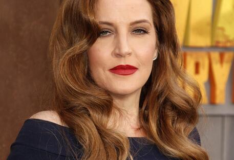 Il mondo si rivolge ai social media per piangere la morte di Lisa Marie Presley