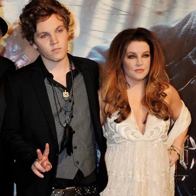 Il mondo si rivolge ai social media per piangere la morte di Lisa Marie Presley