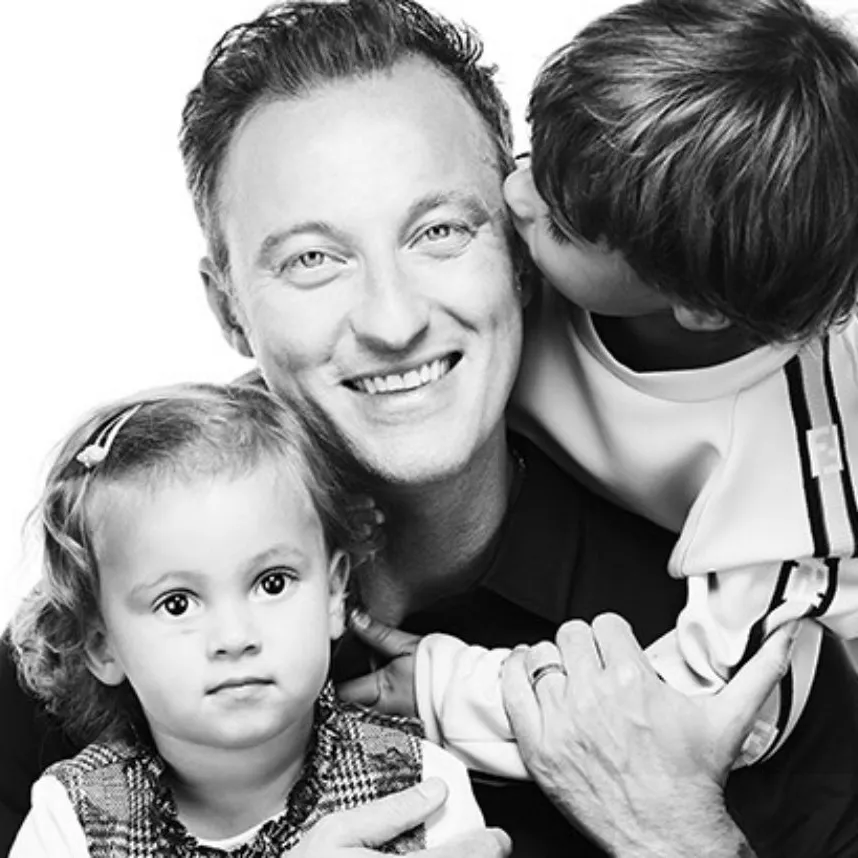 
Francesco Facchinetti si sfoga dopo la rapina nella villa del padre Roby: «È uno schifo, ecco perché sono andato via dall'Italia
