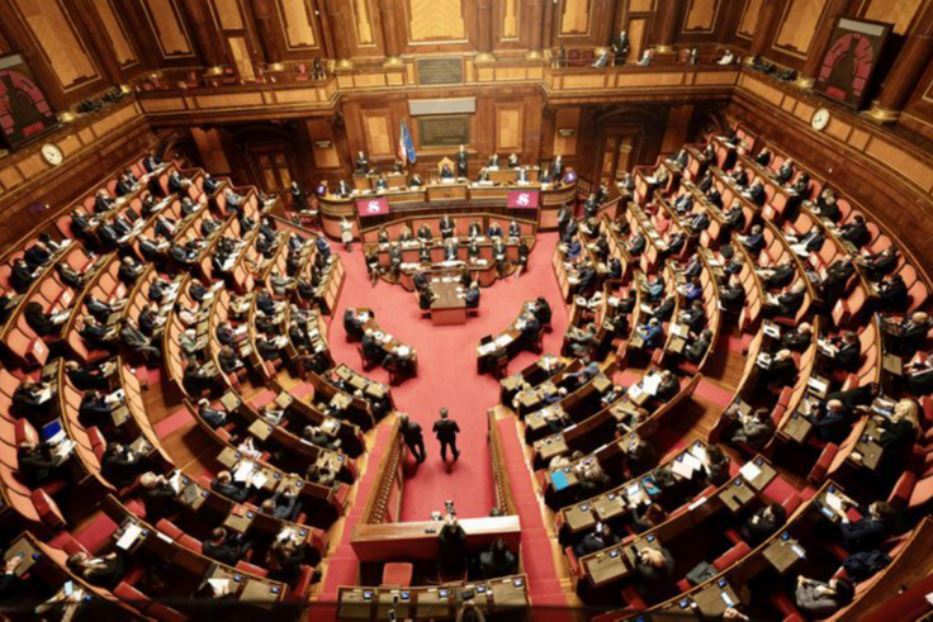 Bocciato in Senato il regolamento Ue sui figli coppie gay
