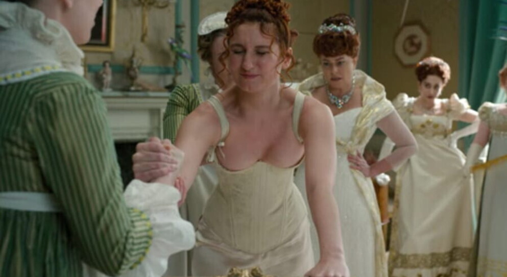 Il grande ritorno del corsetto, alla faccia dell'inclusione