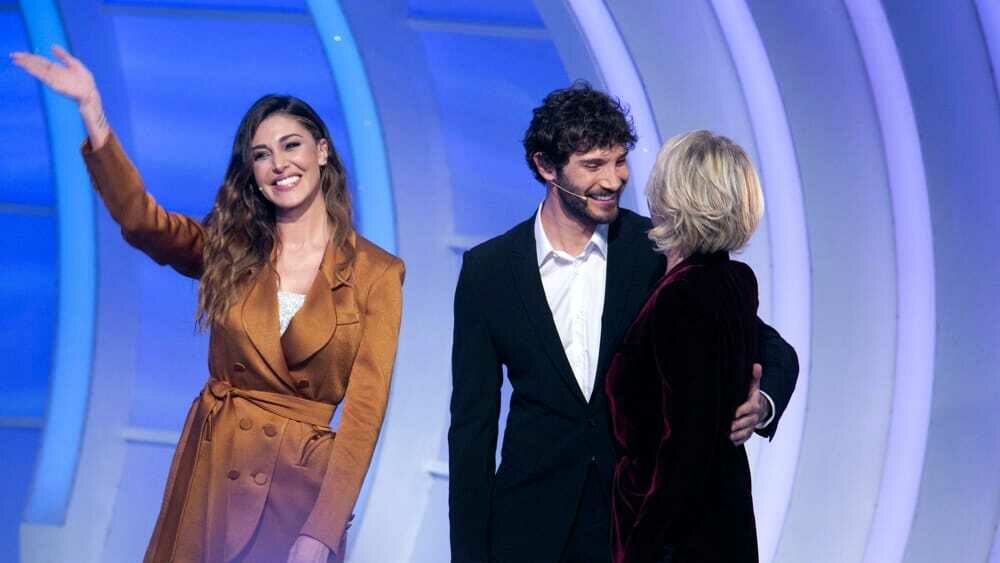 Maria De Filippi cerca di riunire Belen Rodriguez e Stefano De Martino