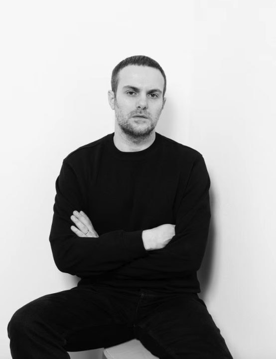 Sabato De Sarno nel contesto della moda Ritratto di Sabato De Sarno