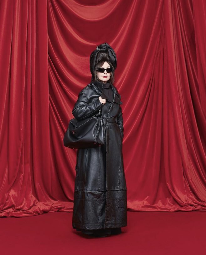 Kim Kardashian in passerella per Balenciaga Kim Kardashian ritorna in Balenciaga