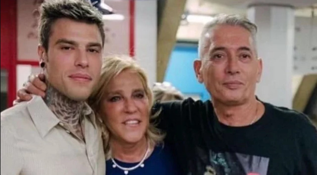 I suoi genitori, Fedez e Fedeza, parlano finalmente di come sta il figlio.