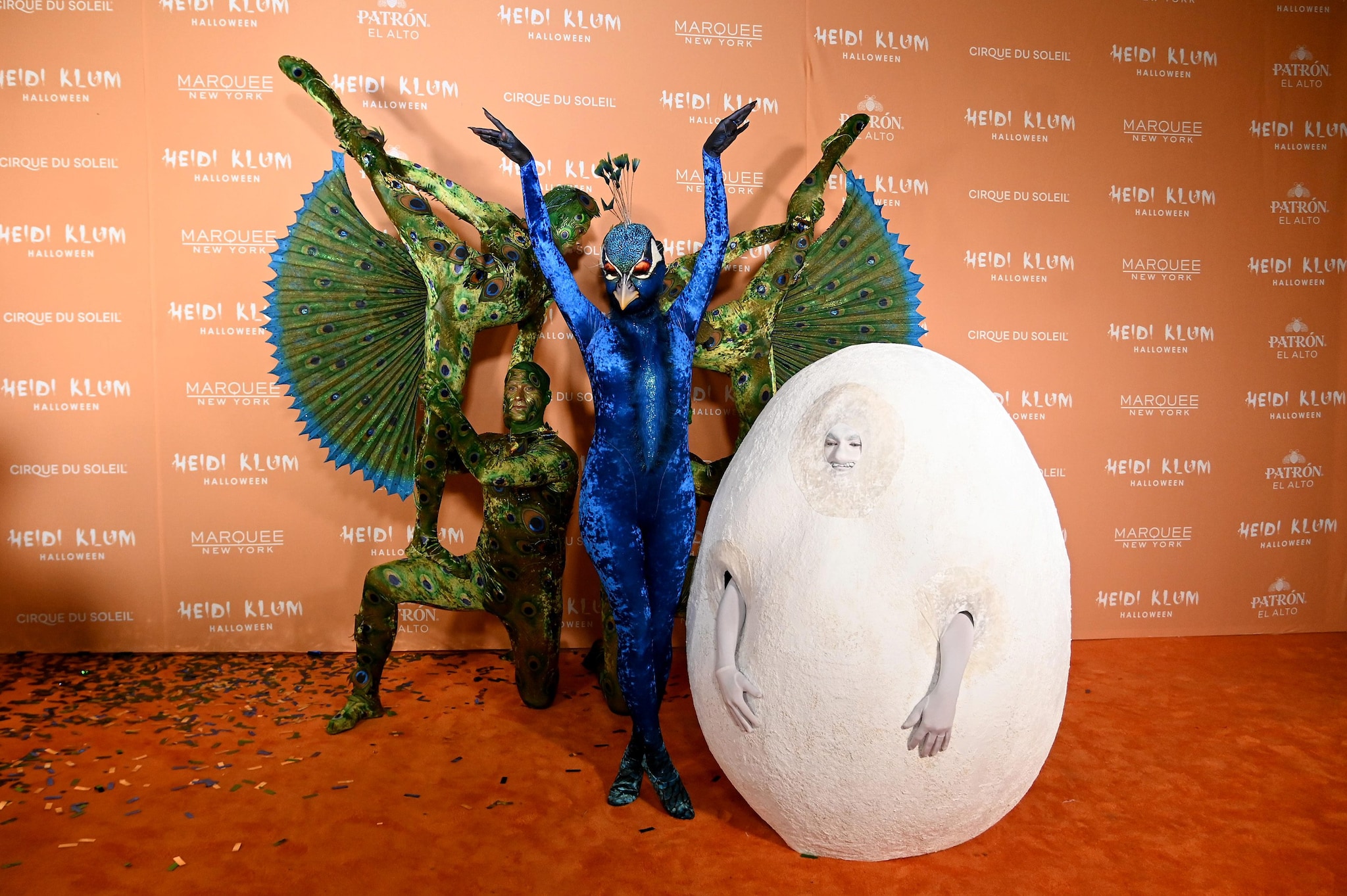 Il marito di Heidi Klum vestito da uovo