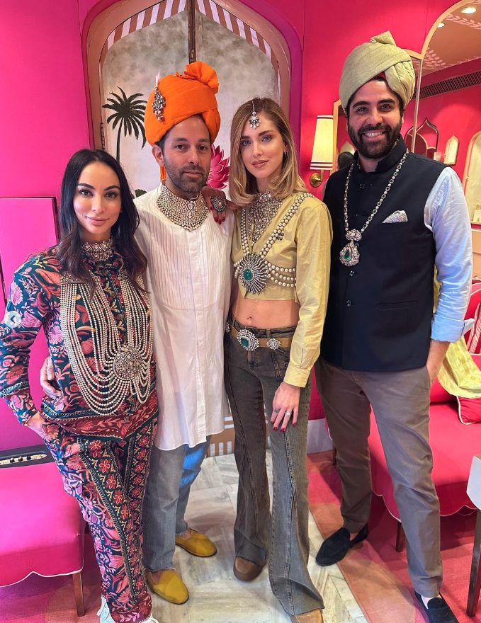 Chiara Ferragni in India con gioielli tradizionali