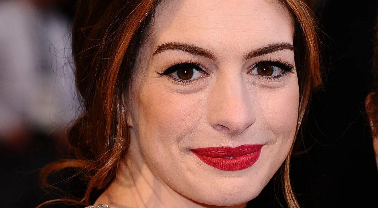 Anne Hathaway: “Per un provino ho dovuto baciare dieci ragazzi”