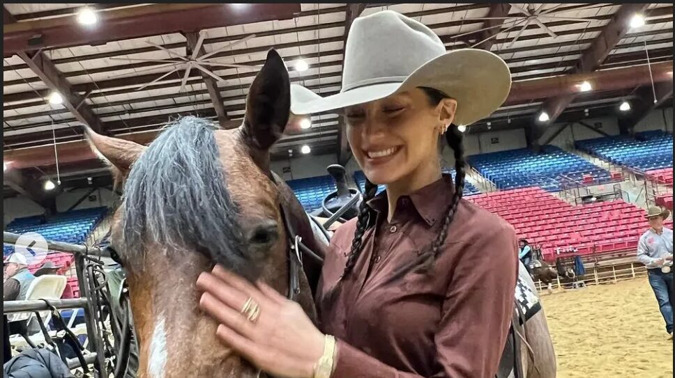 La nuova vita di Bella Hadid in Texas con il fidanzato cowboy Adan Banuelos