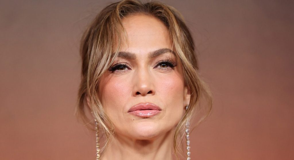 Jennifer Lopez: “Il divorzio mi ha quasi distrutta, ma ho nascosto le mie difficoltà ai miei figli” Jennifer Lopez: “Il divorzio mi ha quasi distrutta, ma ho nascosto le mie difficoltà ai miei figli”