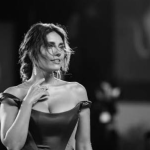 Julia Roberts a Parigi: il look autunnale che conquista